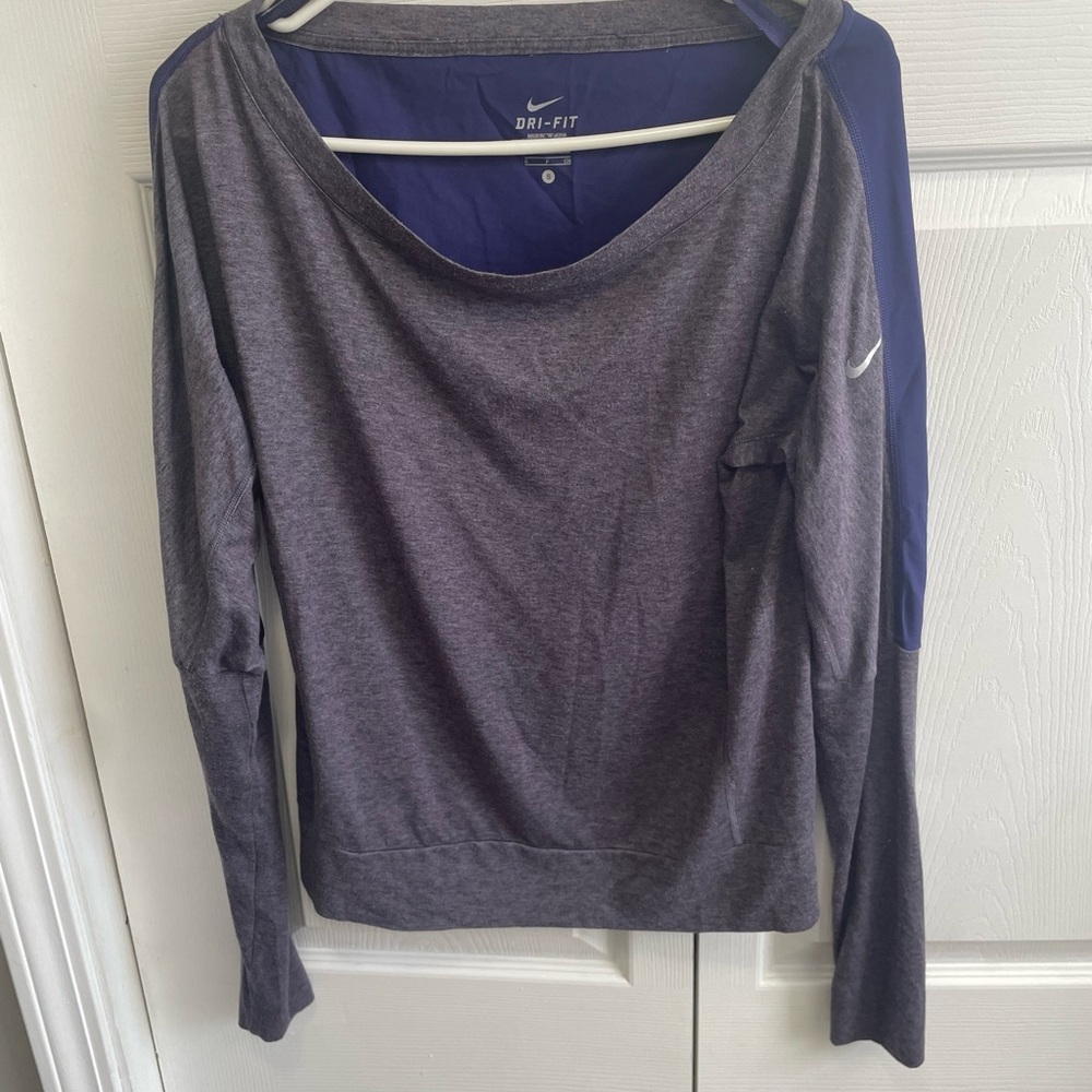 Womens nike long sleeve shirt